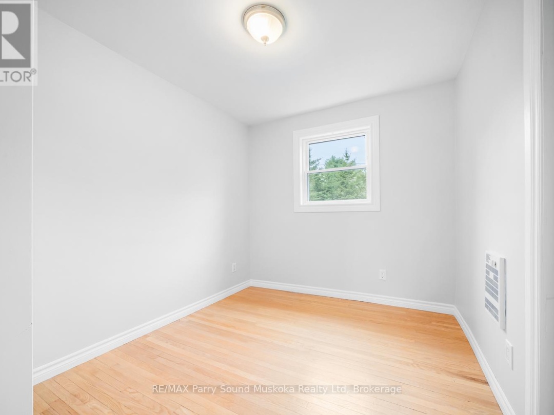 22 Dickinson Road, Manitouwabing Lake