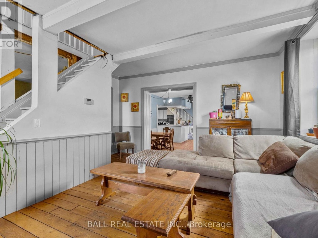 589 COUNTY ROAD 8, 