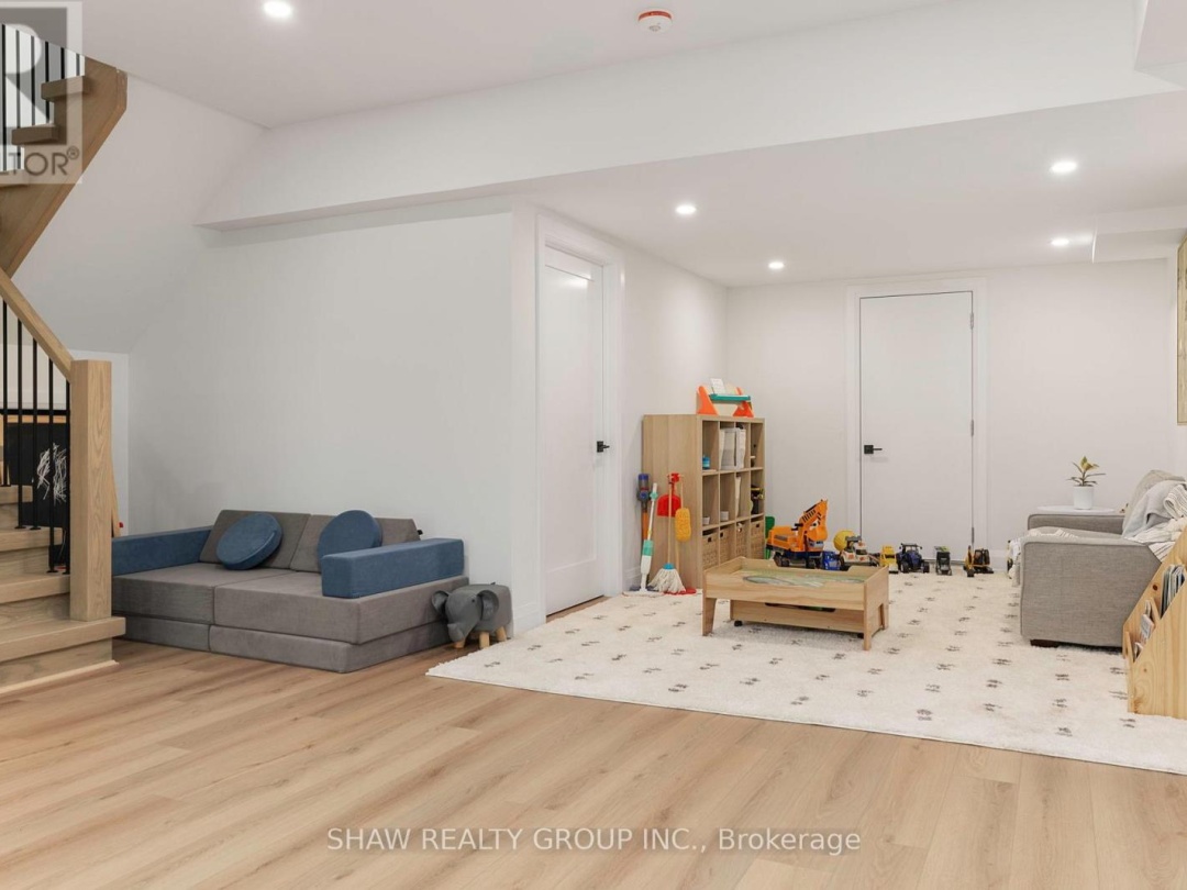 14 ST GEORGES COURT, 