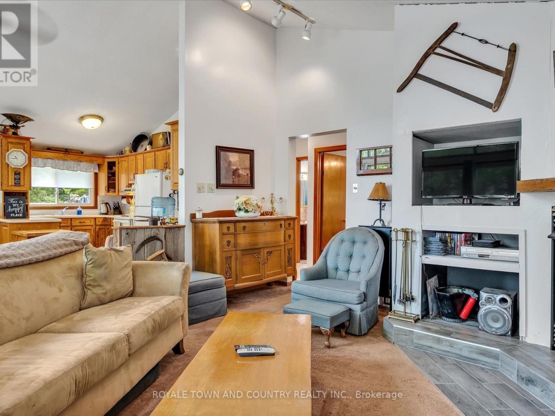 54 LAXTON  TWP 5TH LINE, 