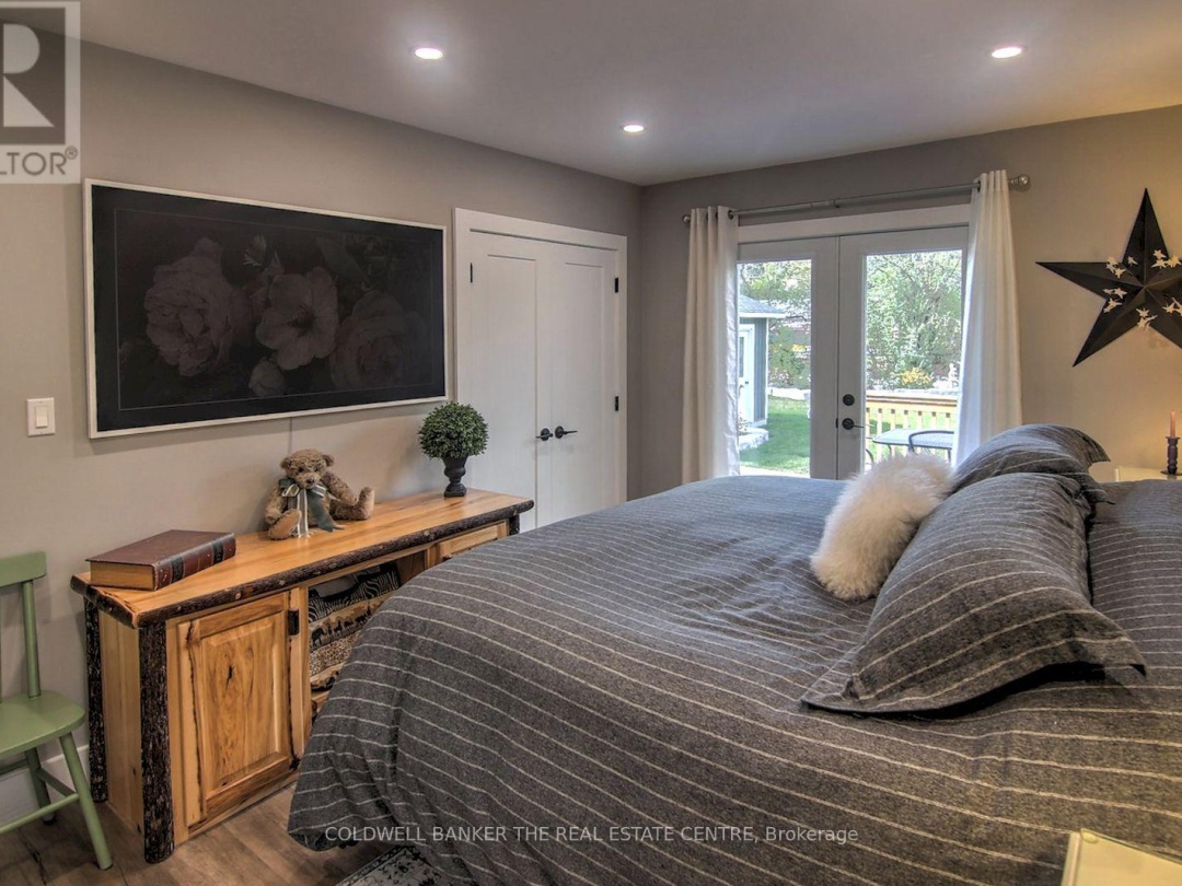 55 PRINCE STREET W, 