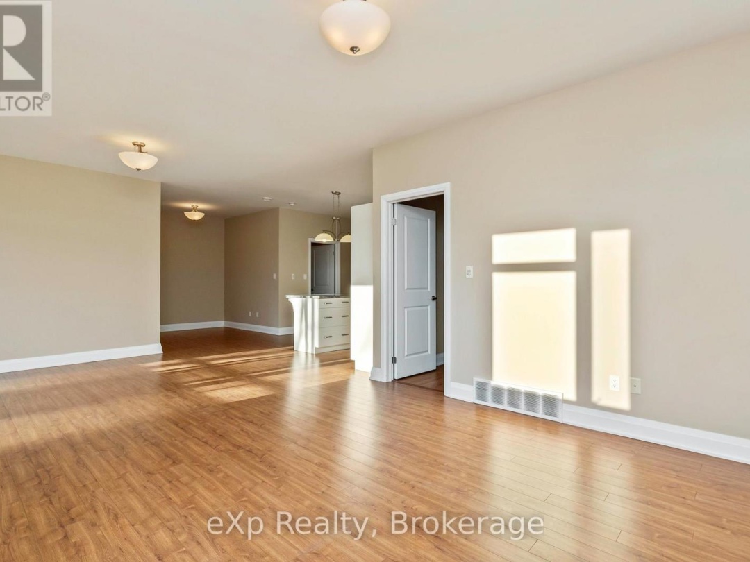 308 - 20D SILVER BIRCH COURT, 