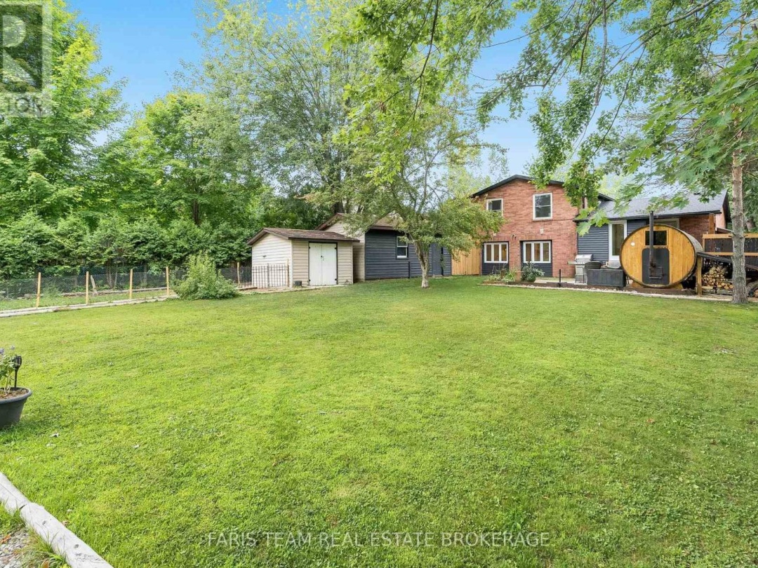 2668 WESTSHORE CRESCENT, 