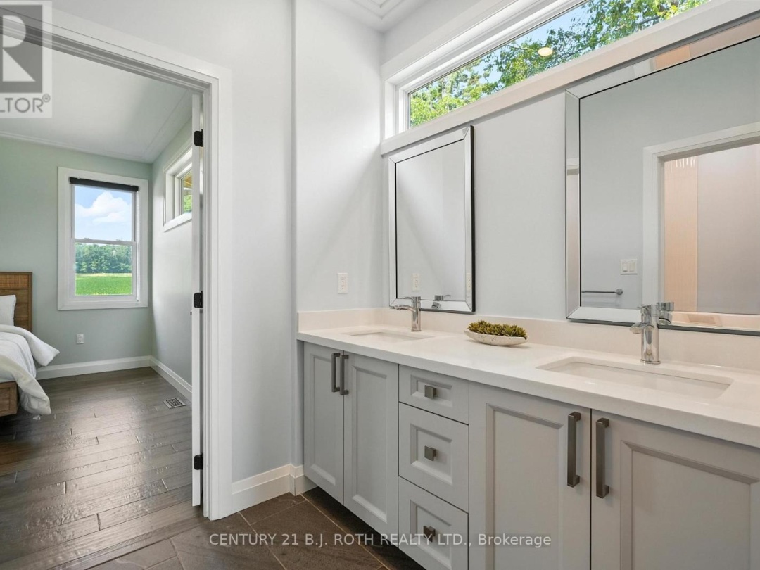 3510 BRENNAN LINE W, 