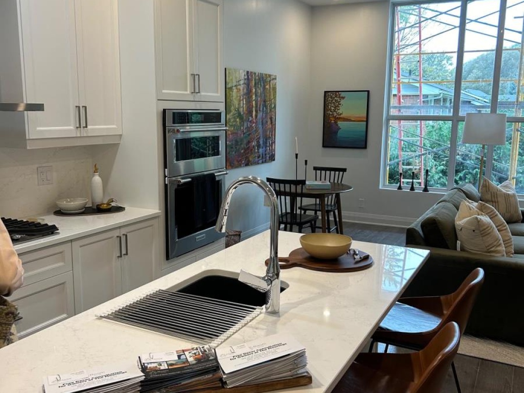107 99 Louisa Street, Cameron Lake