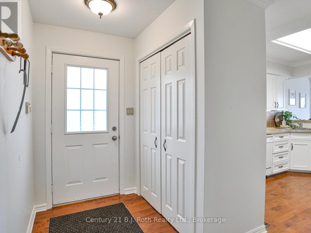 231 VICTORIA CRESCENT, Lake Simcoe