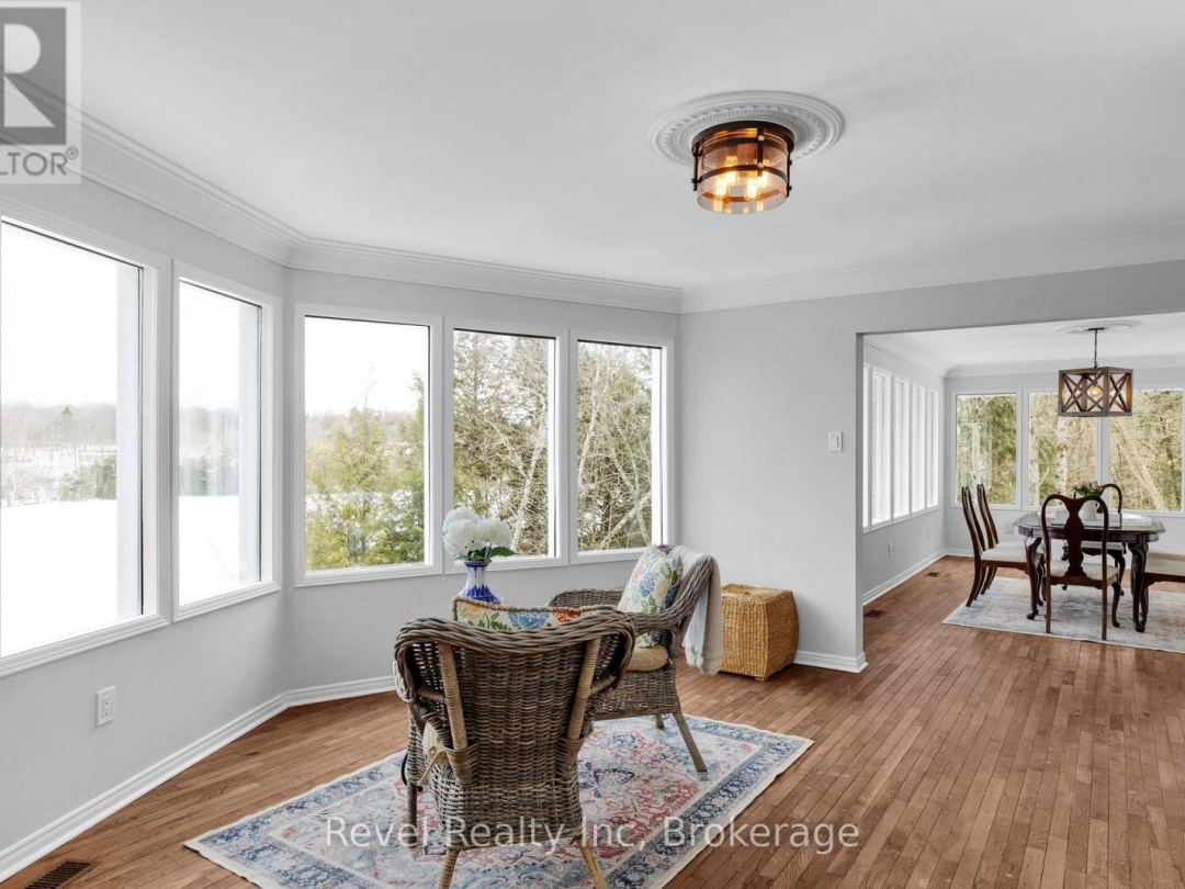 75 SILVER POINT DRIVE, Silver Lake