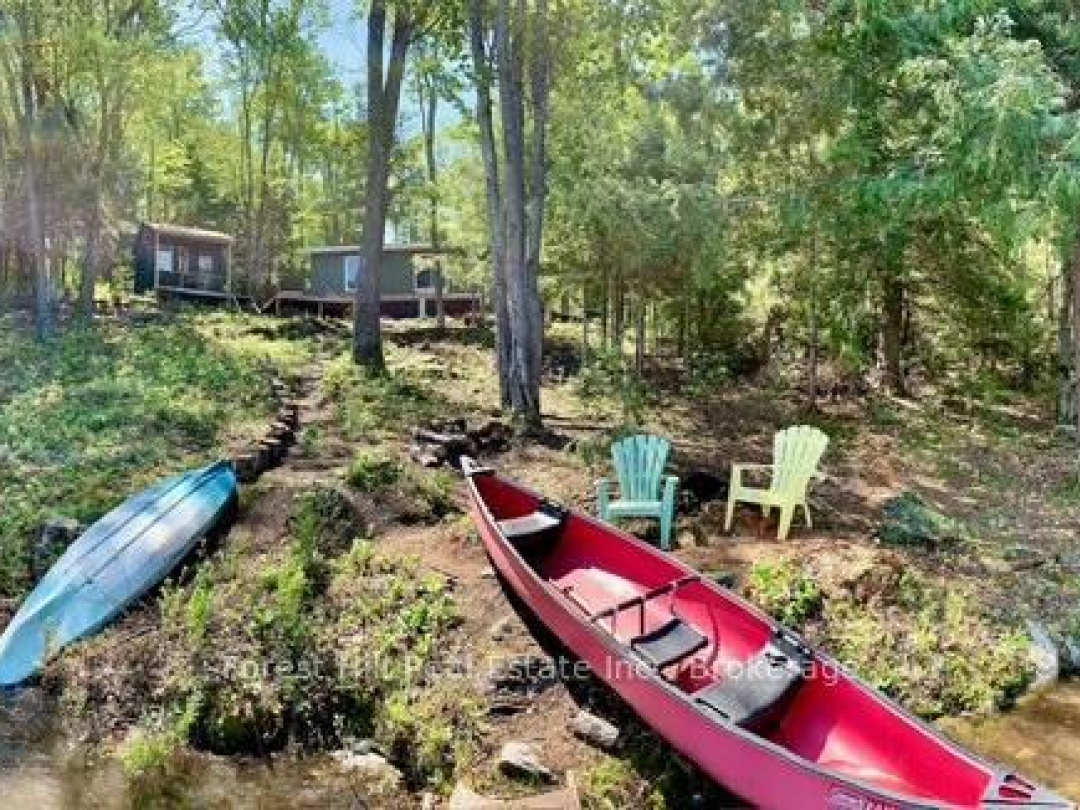 60 Hawksview Lane, Faris Lake
