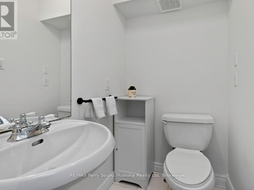 2B Brenda Avenue, Parry Sound
