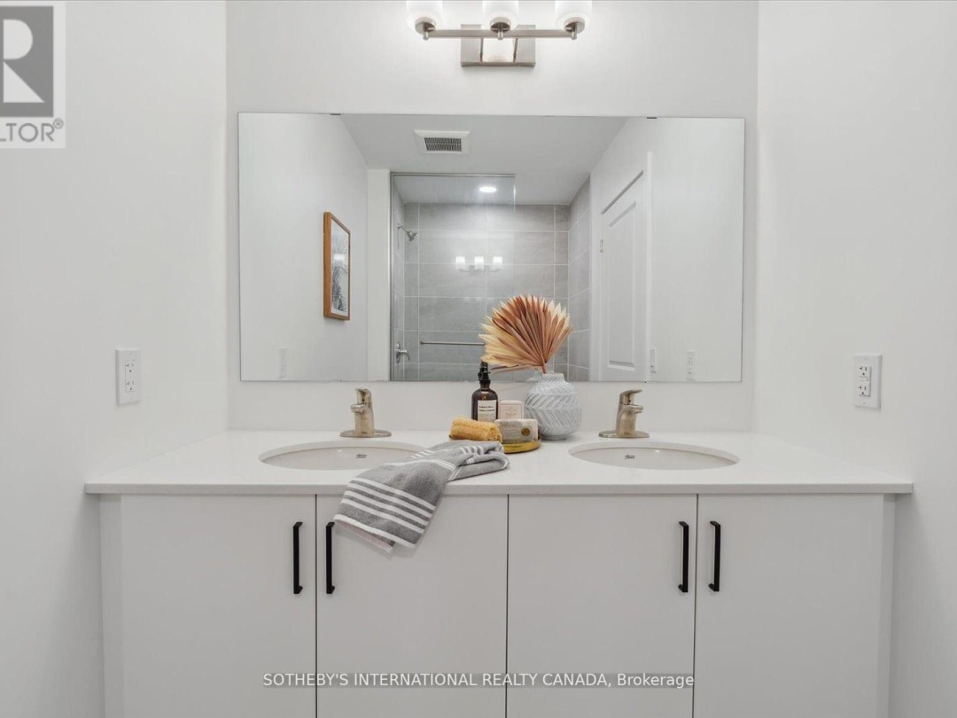 306 - 19B WEST STREET N, 