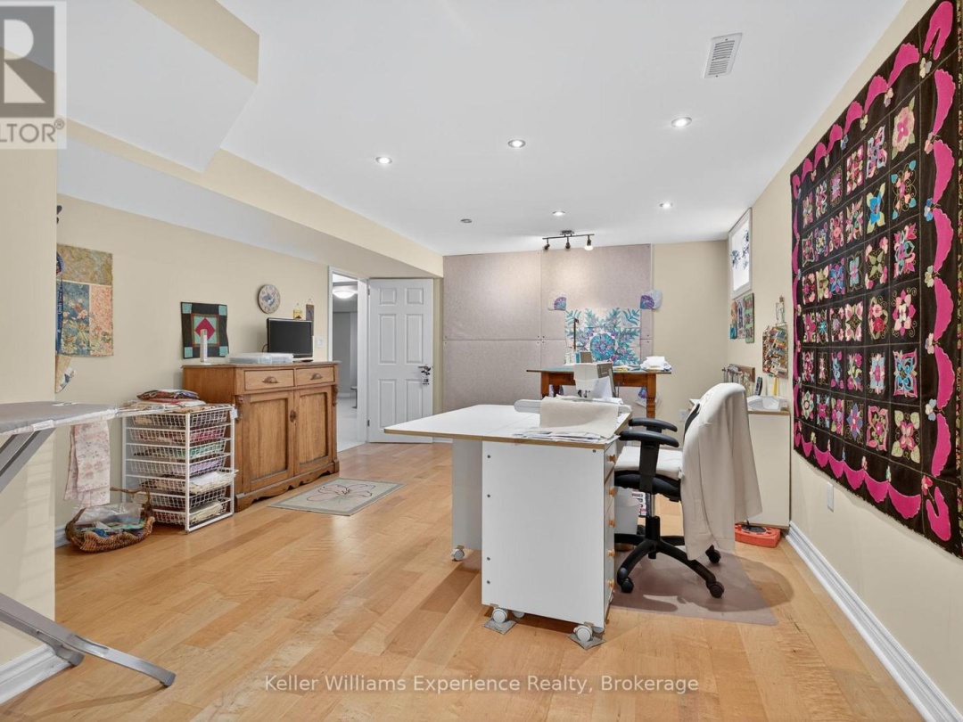 40 WINDSONG CRESCENT, 