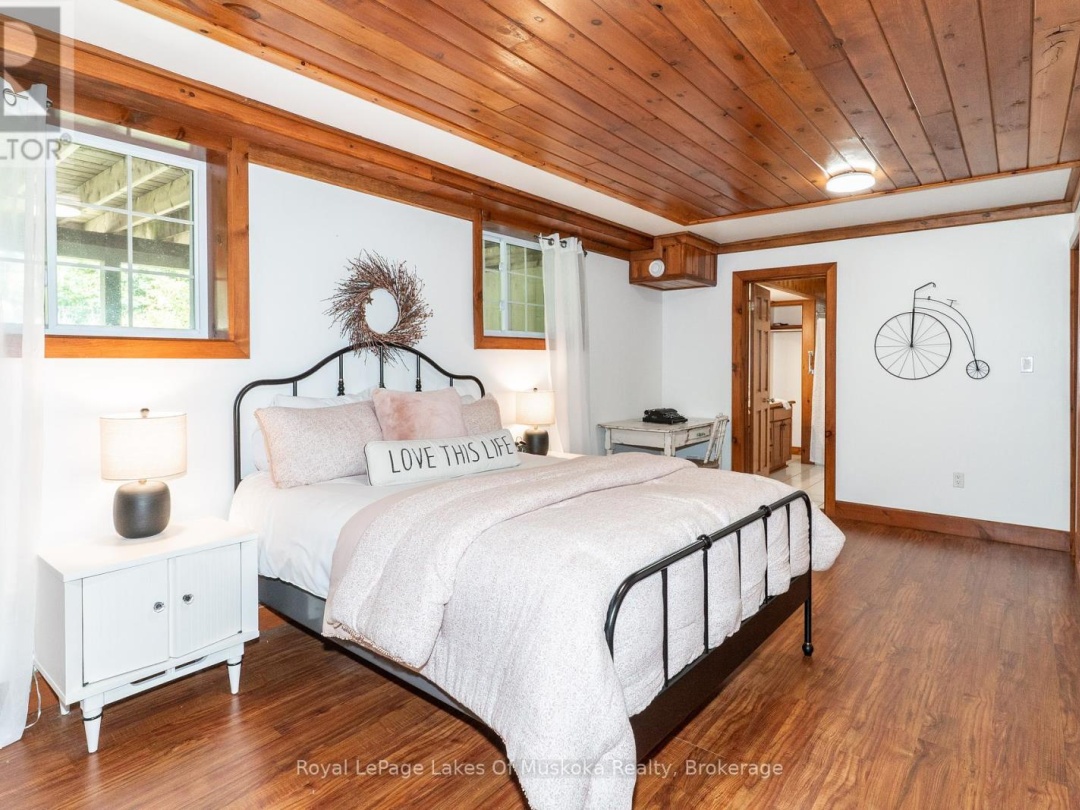 1080 WALKERS GLENN CRESCENT, 