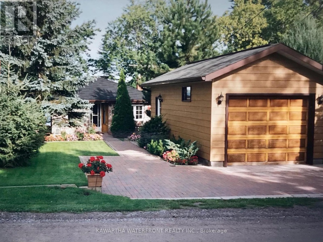 6 Oriole Road, Cameron Lake