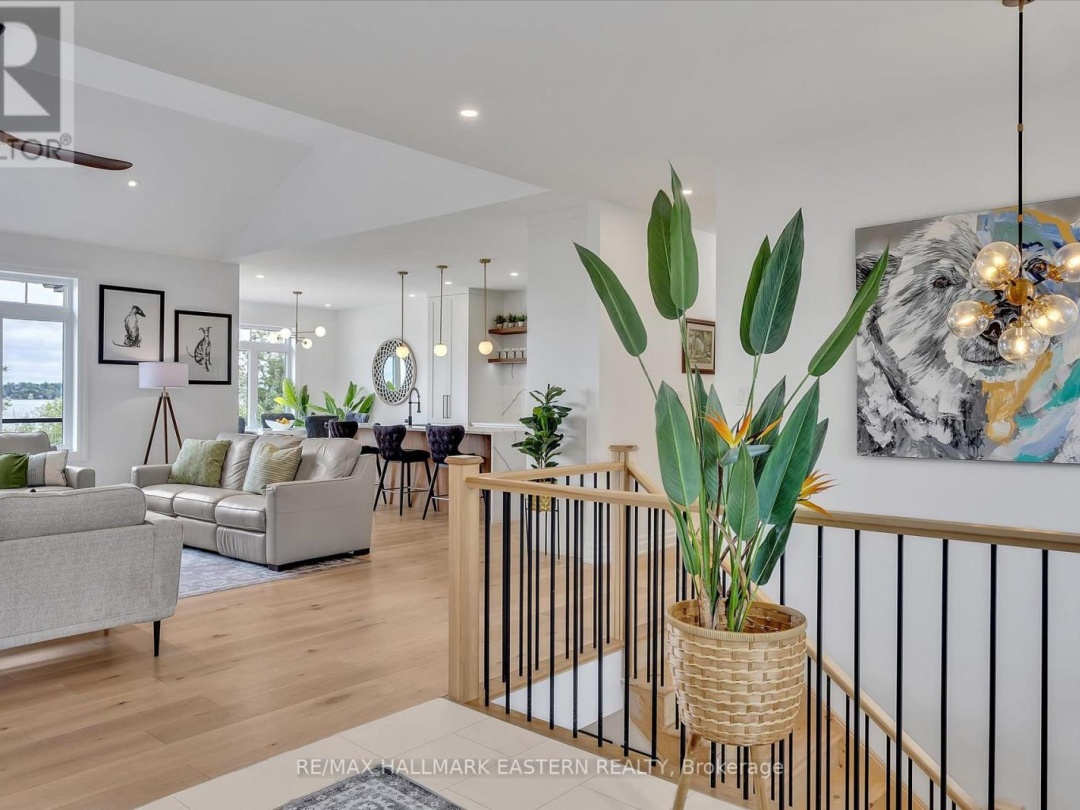 35 LAKEVIEW CRESCENT, 