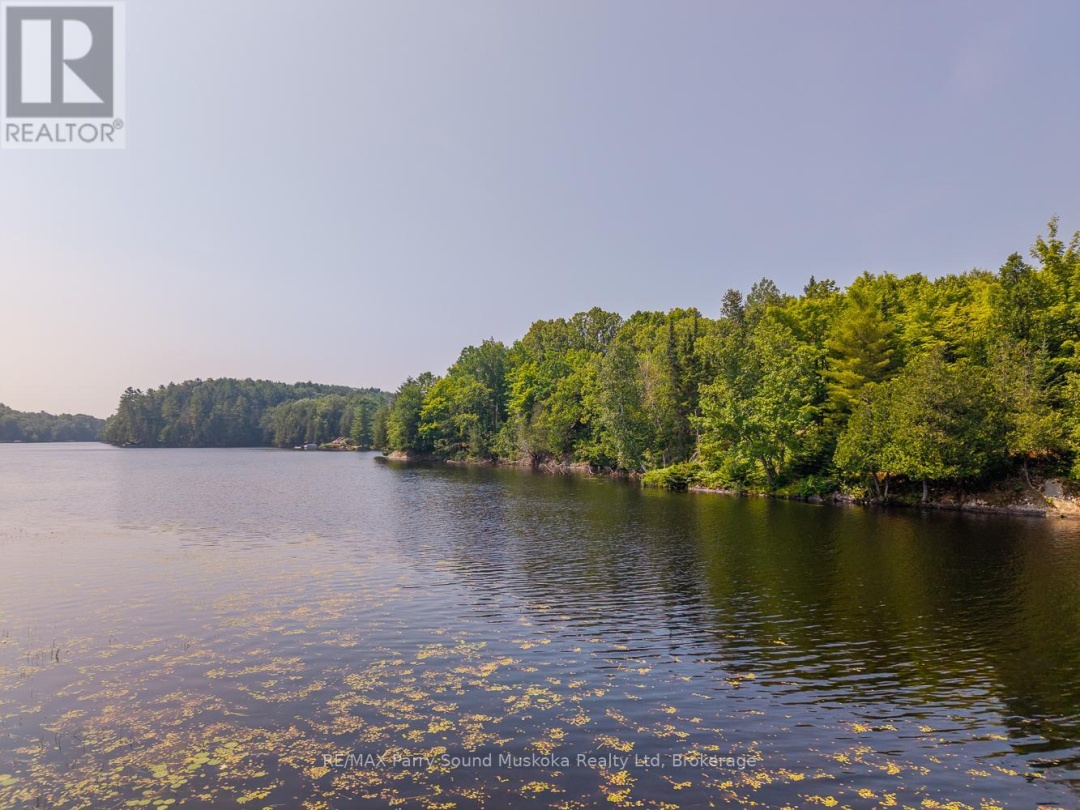 86 LAKESIDE CRESCENT, 