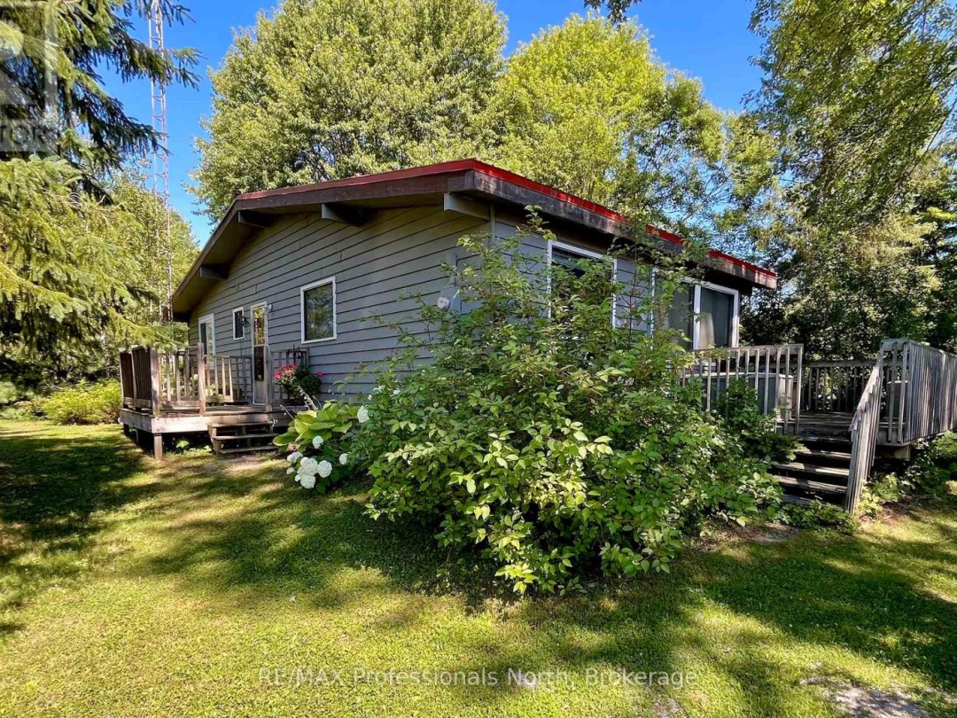 1093 TIFFANY LANE, 
