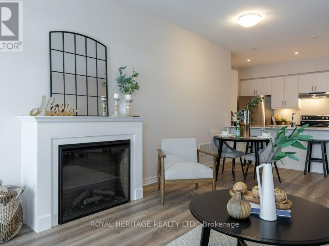 28 - 17 LAKEWOOD CRESCENT, 