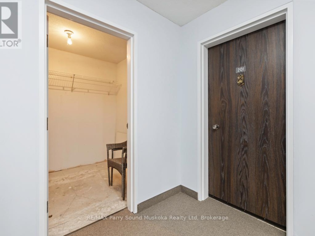 5 - 200 BEACONVIEW HEIGHTS, 