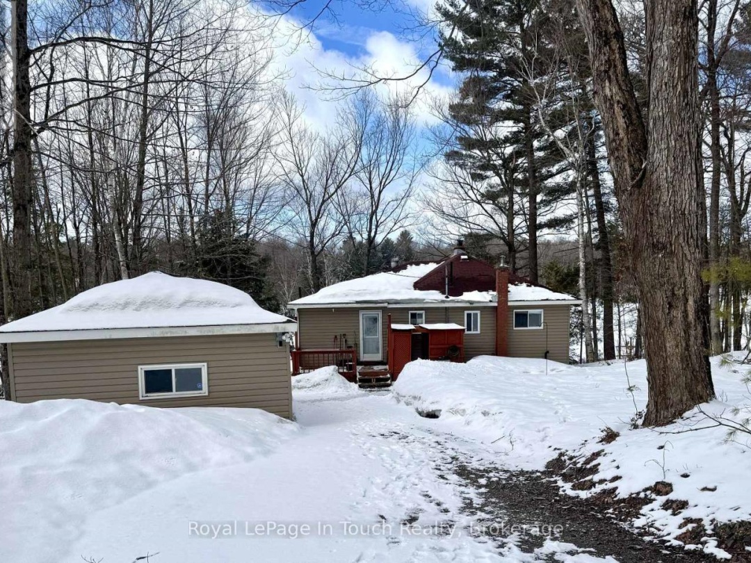 476 Hungry Bay Road E, Six Mile Lake