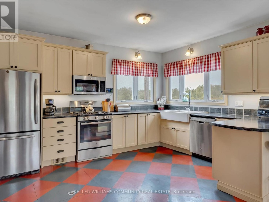 372 COUNTY ROAD 41 ROAD, 