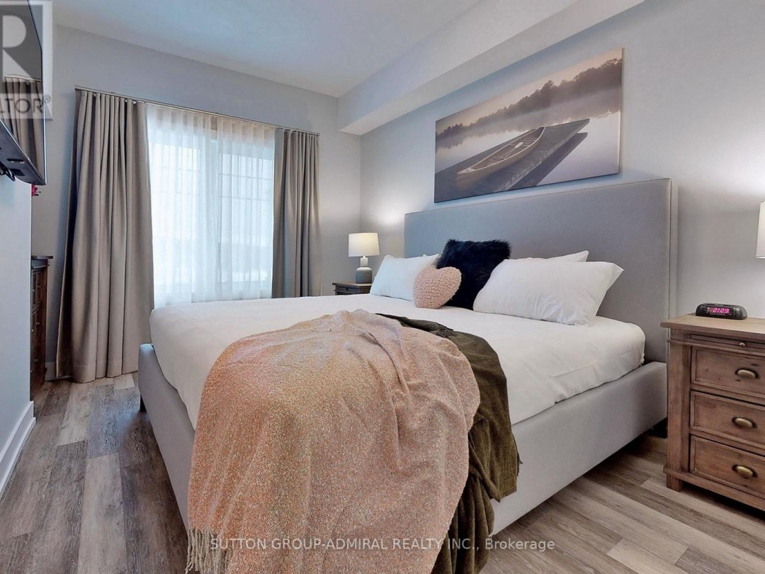 425 - 25 PEN LAKE POINT ROAD, 