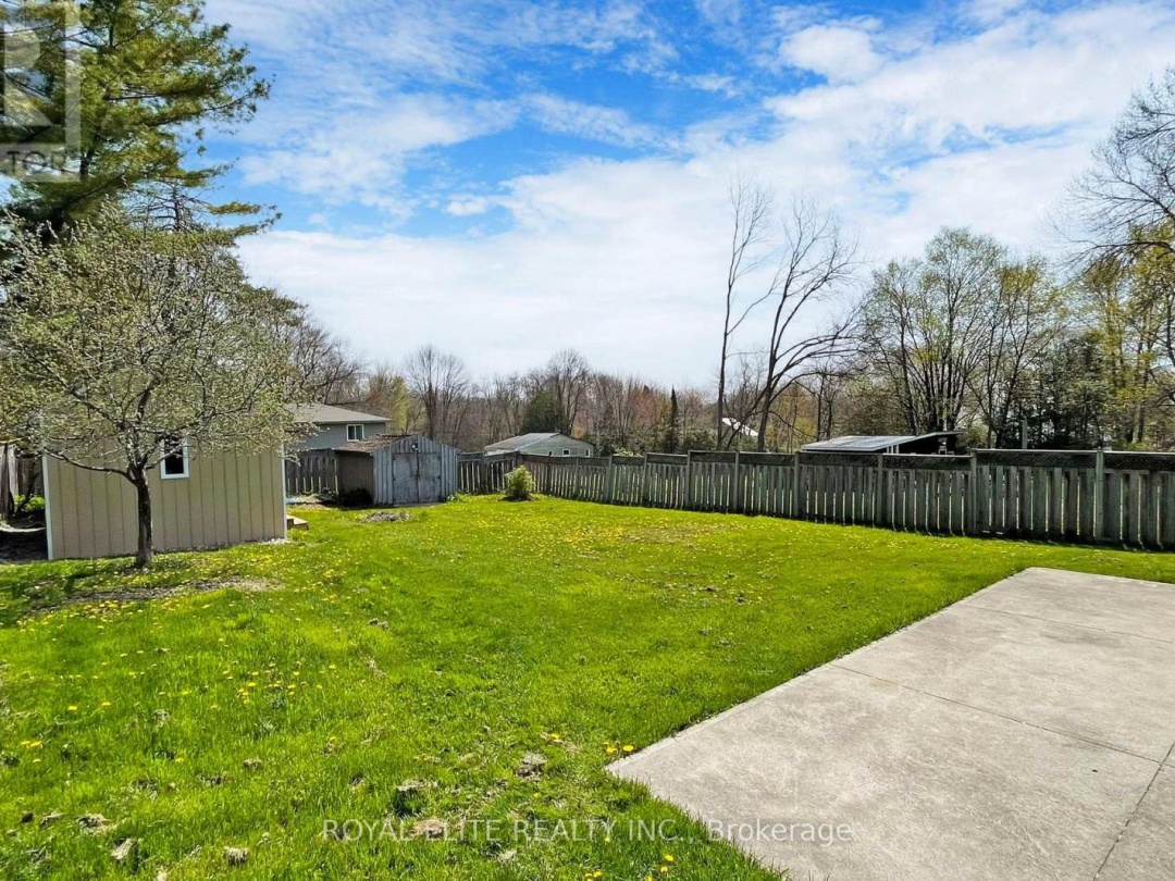 3965 Hilltop Road, Ramara
