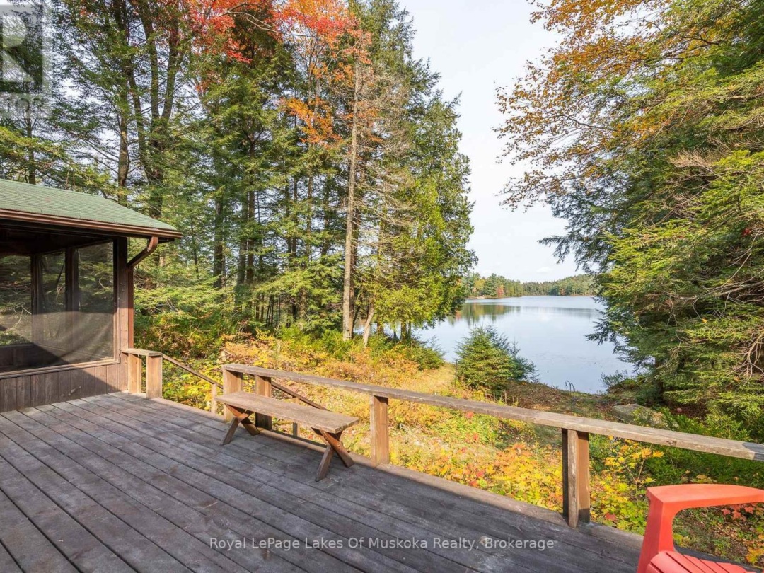 1086 South Toad Lake Road, Toad Lake