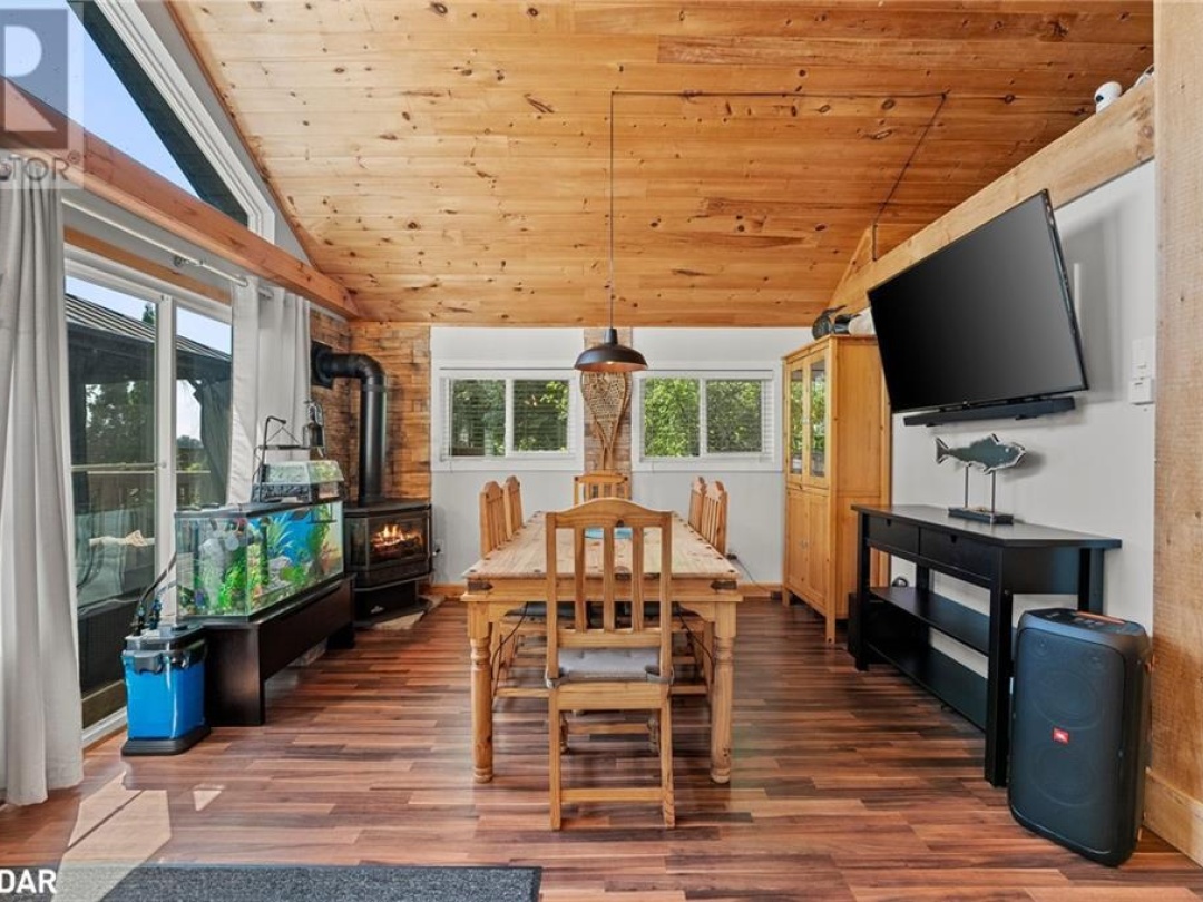 104 Fulsom Crescent, Dalrymple Lake