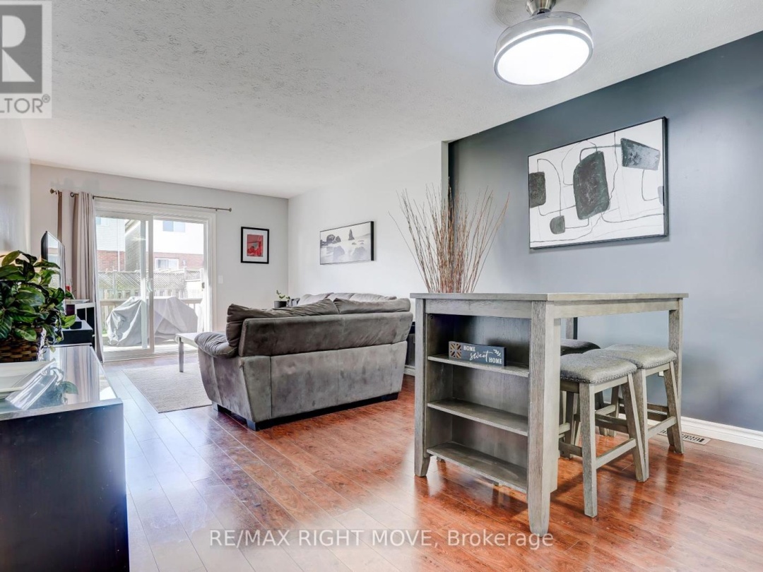 32 JULIA CRESCENT, 