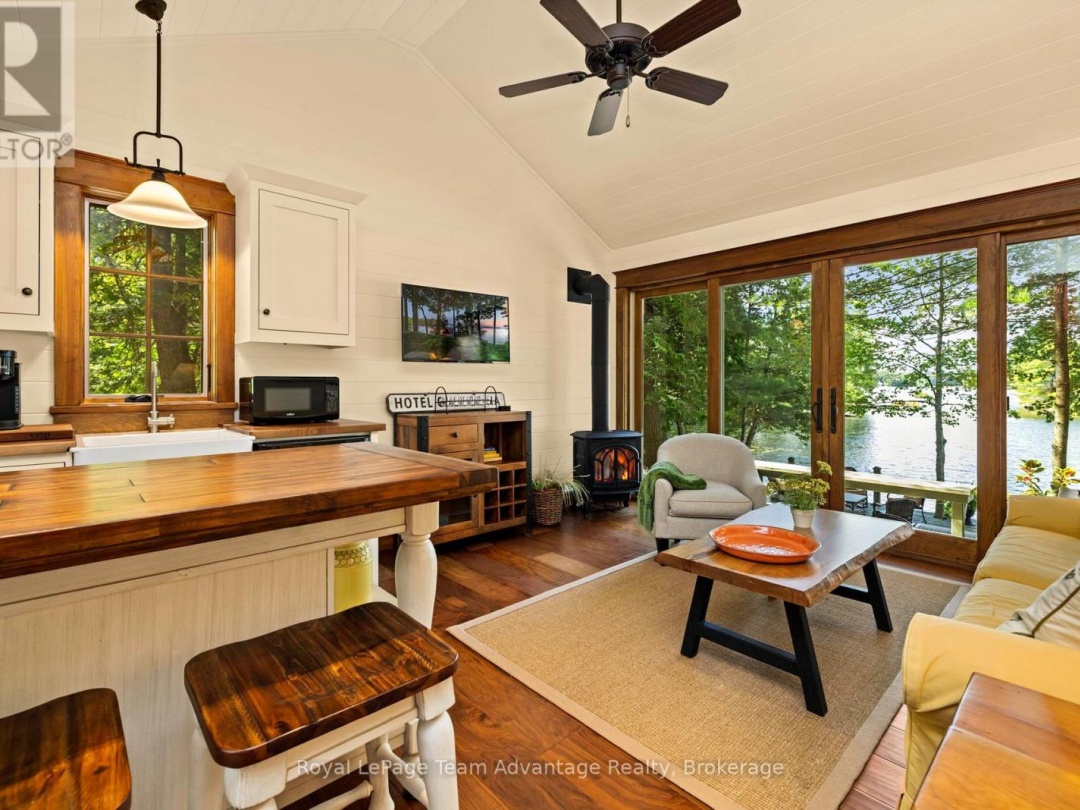5 FALLINGVIEW TRAIL, 
