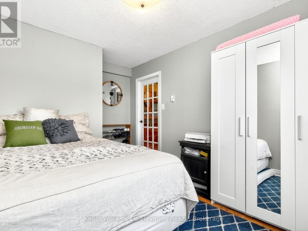 32 LANKIN BOULEVARD, 