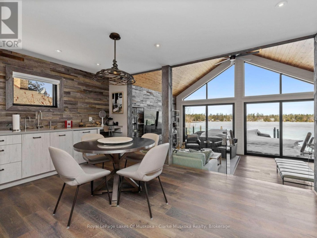 305 Wapaska Crescent, Lake Muskoka