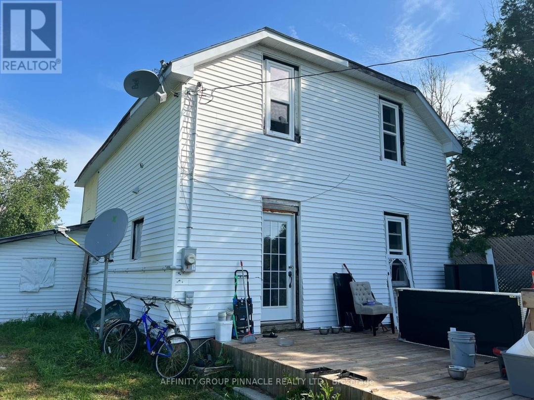 7657 HWY 35, 
