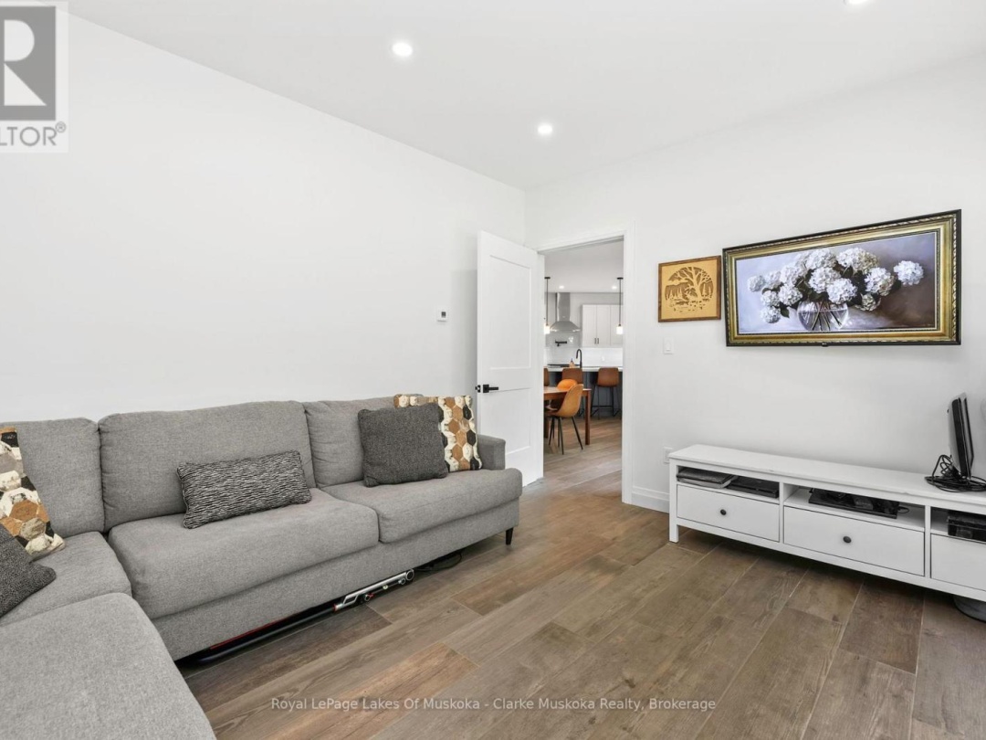 3278 RUSSELL DRIVE, 