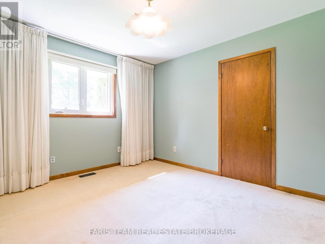 2 BAYSIDE AVENUE, 