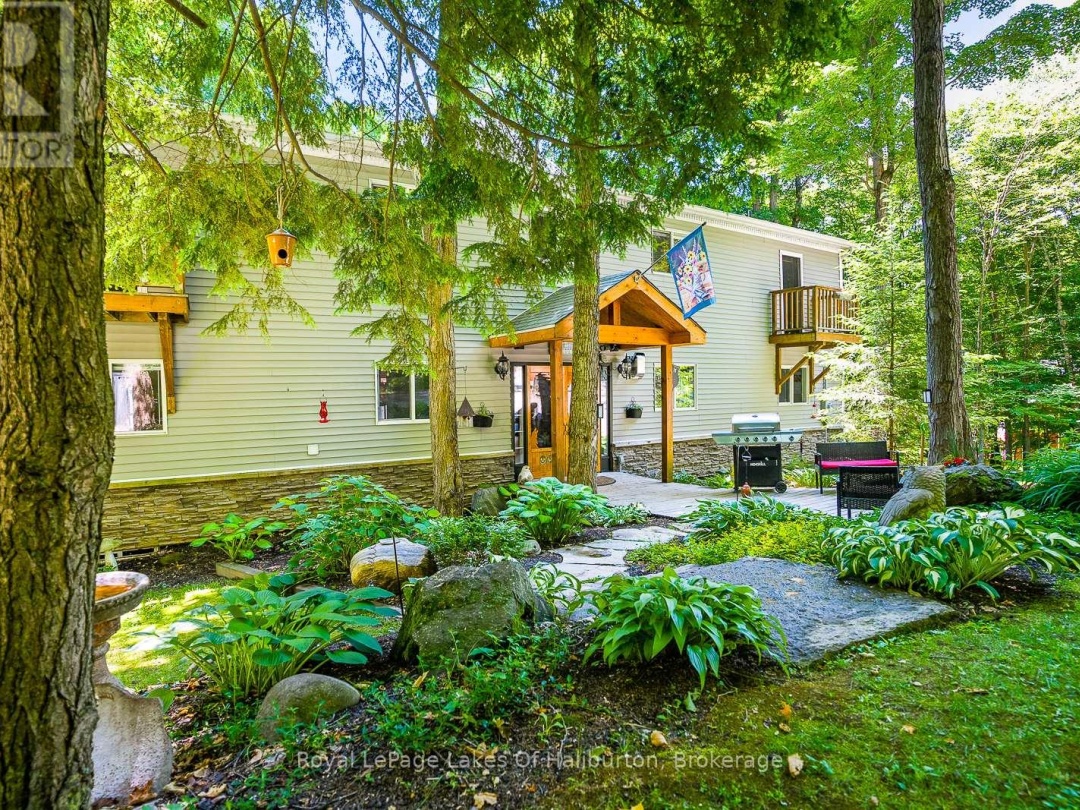 1047 Balmoral Lane, Trooper Lake