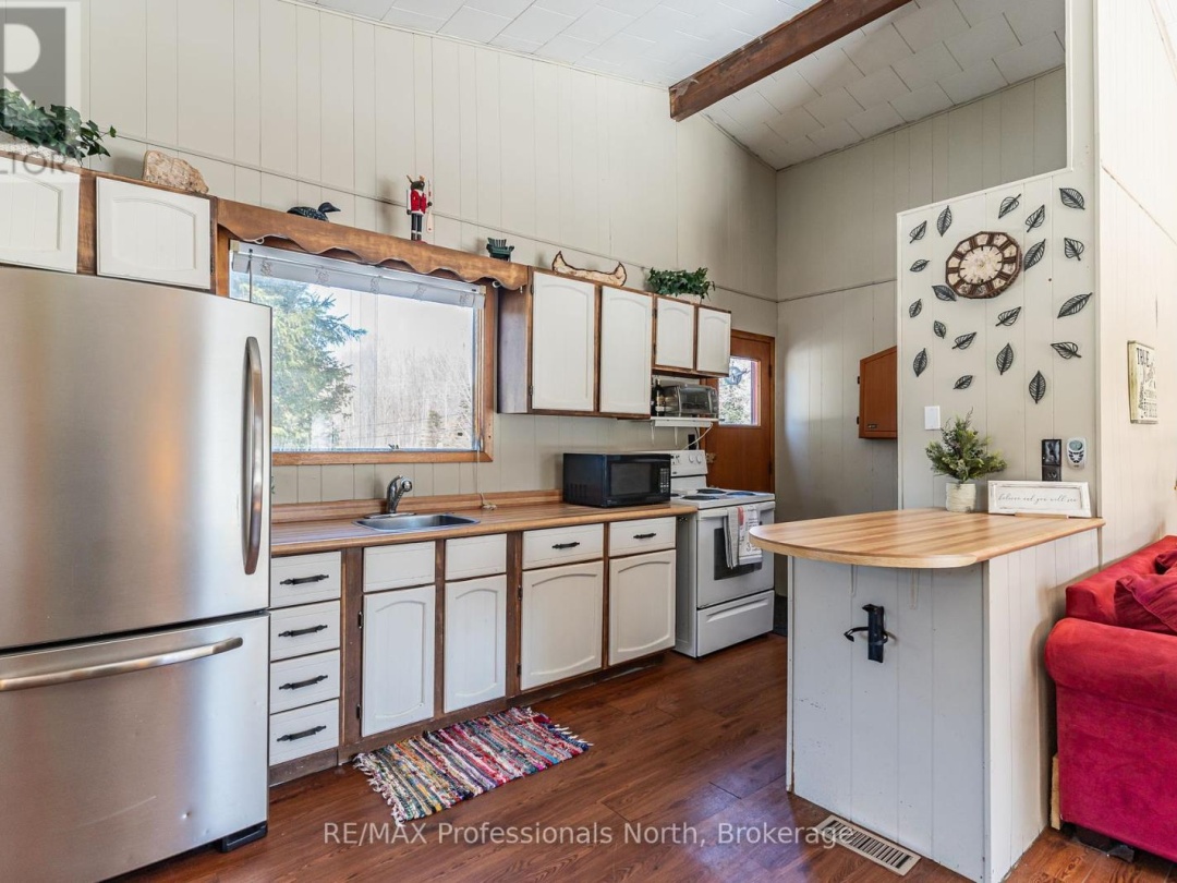 1093 TIFFANY LANE, 