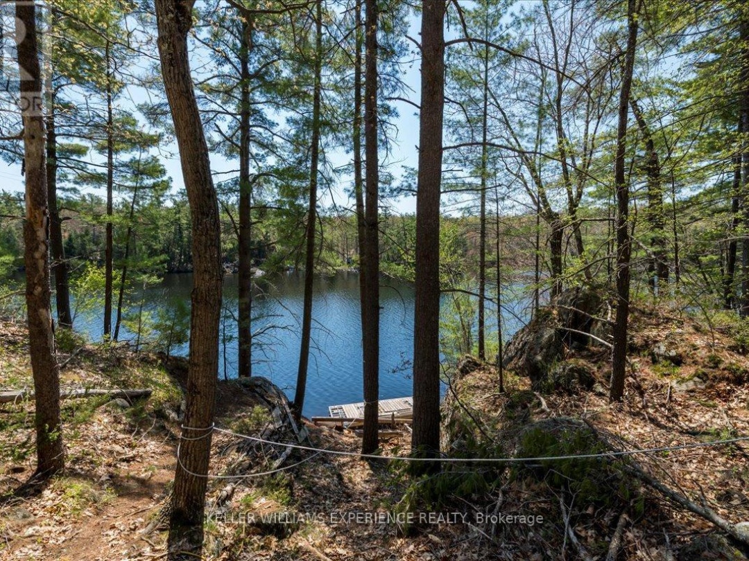 1075 HEINTZMAN GATE, Sparrow Lake