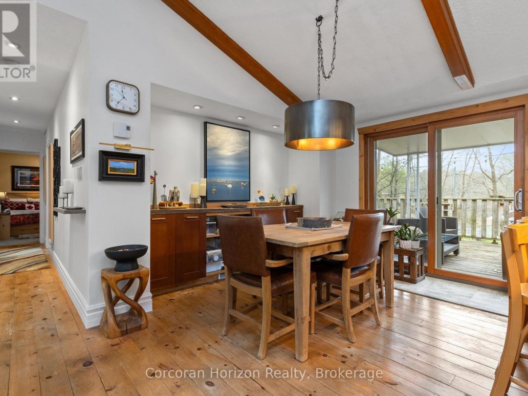 2517 HONEY HARBOUR ROAD, 