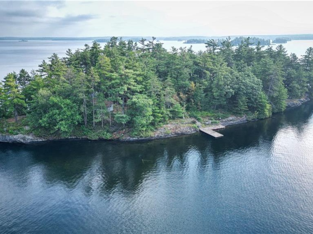 1 ISLAND 3LM Island, 