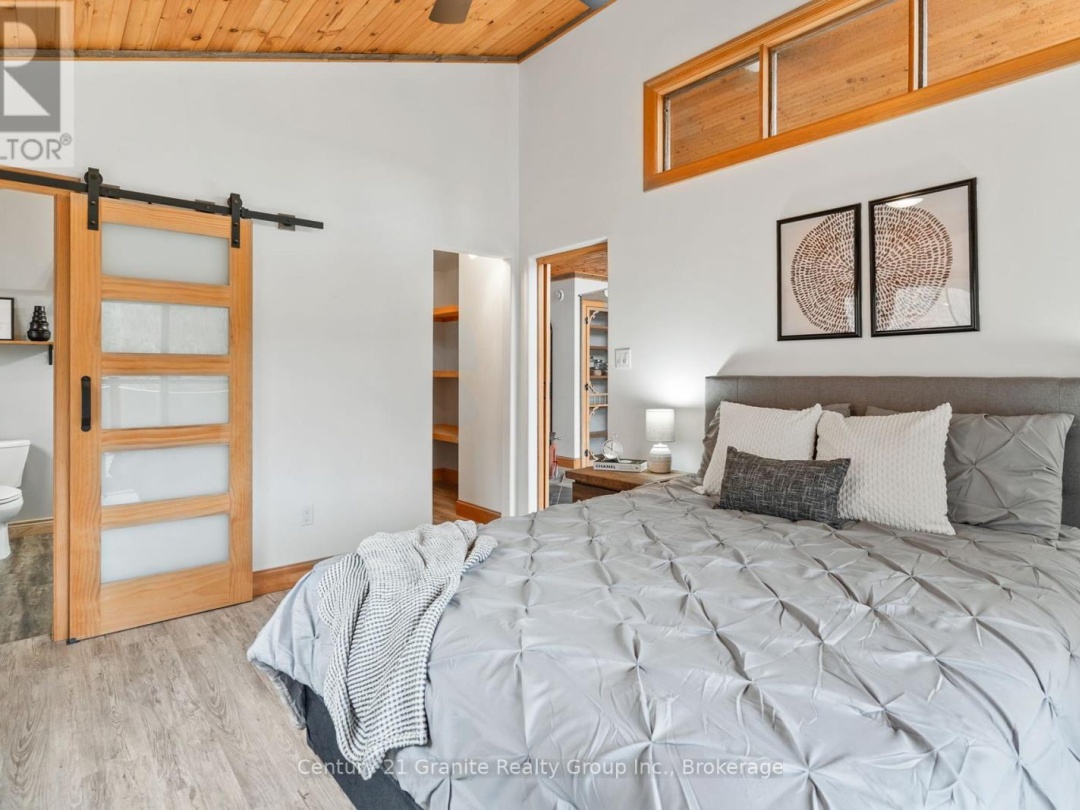 1004 Lancer Lane, Tedious Lake