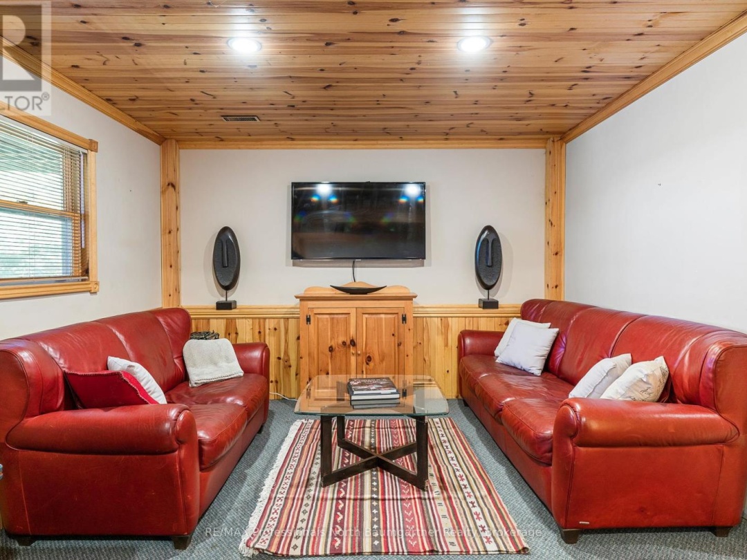 2766 Wilkinson Road, Kennisis Lake