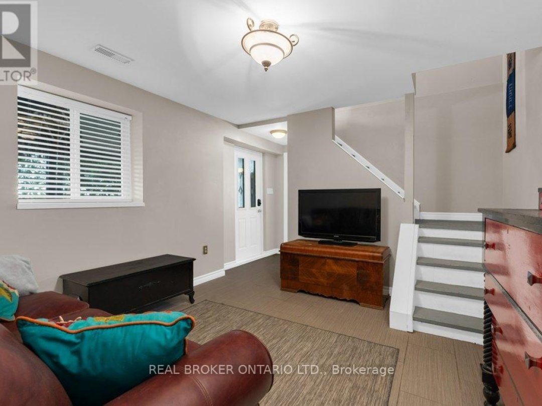 1909 WOODS BAY ROAD, 