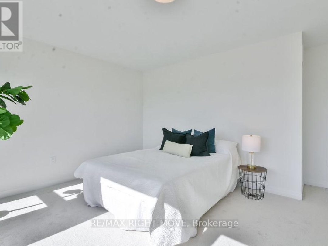 3721 QUAYSIDE DRIVE, 