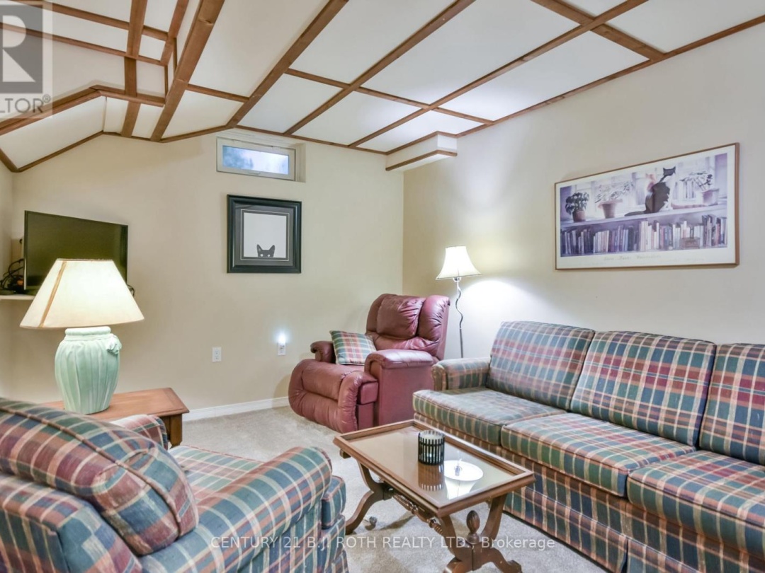 17 VIVIAN LANE, 
