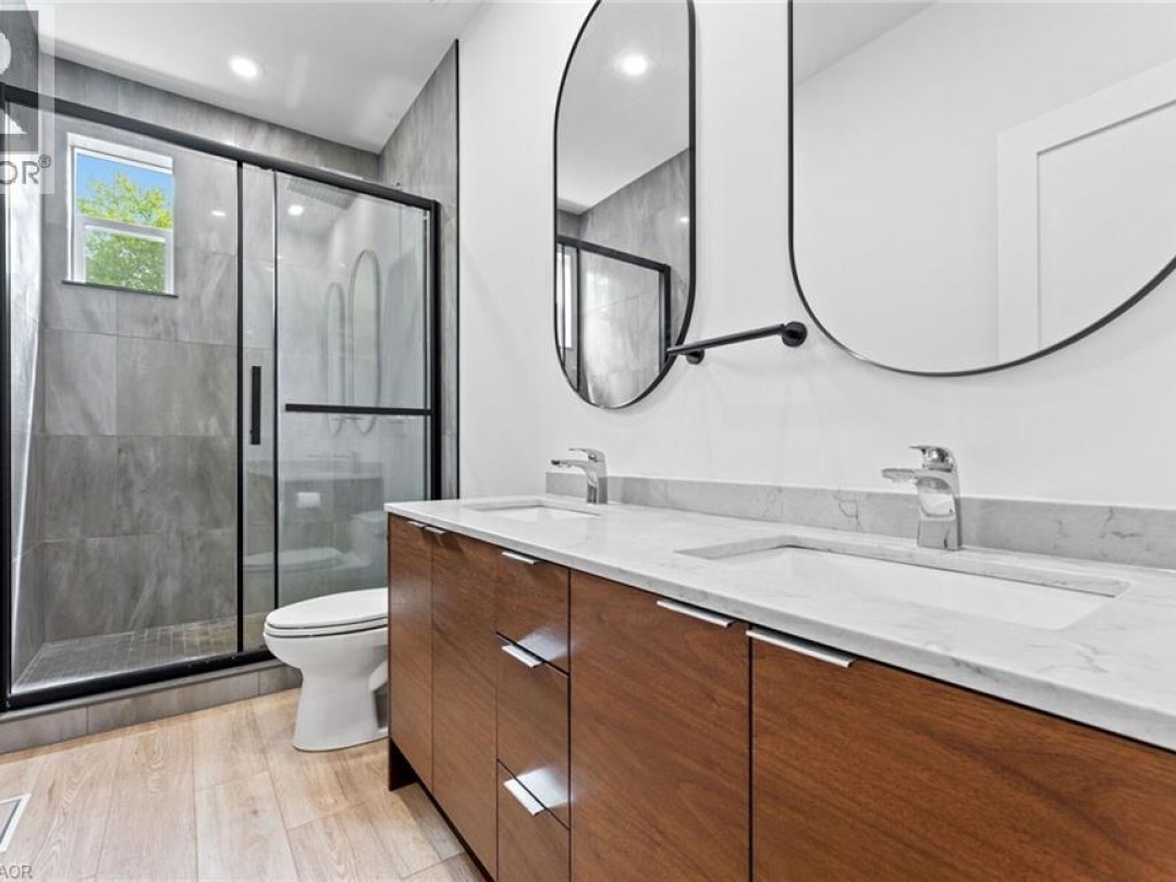 44 SUNNYSHORE PARK Drive, 