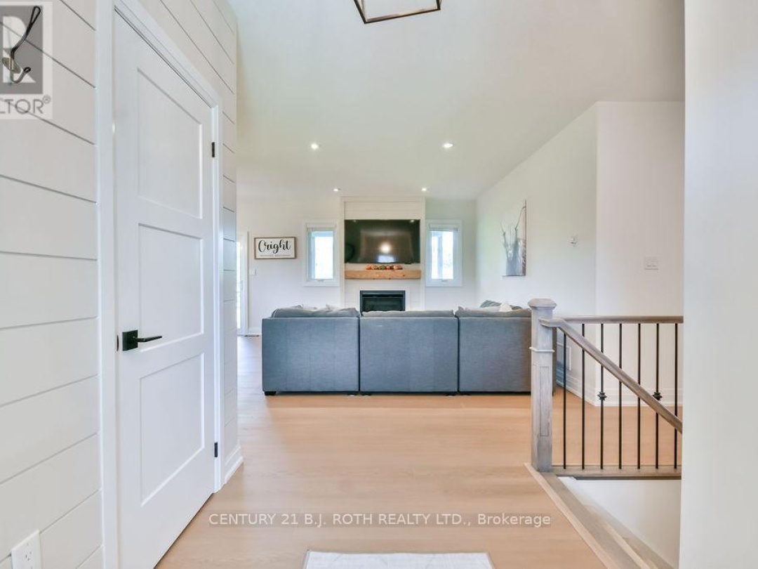 51 CHESLOCK CRESCENT, 