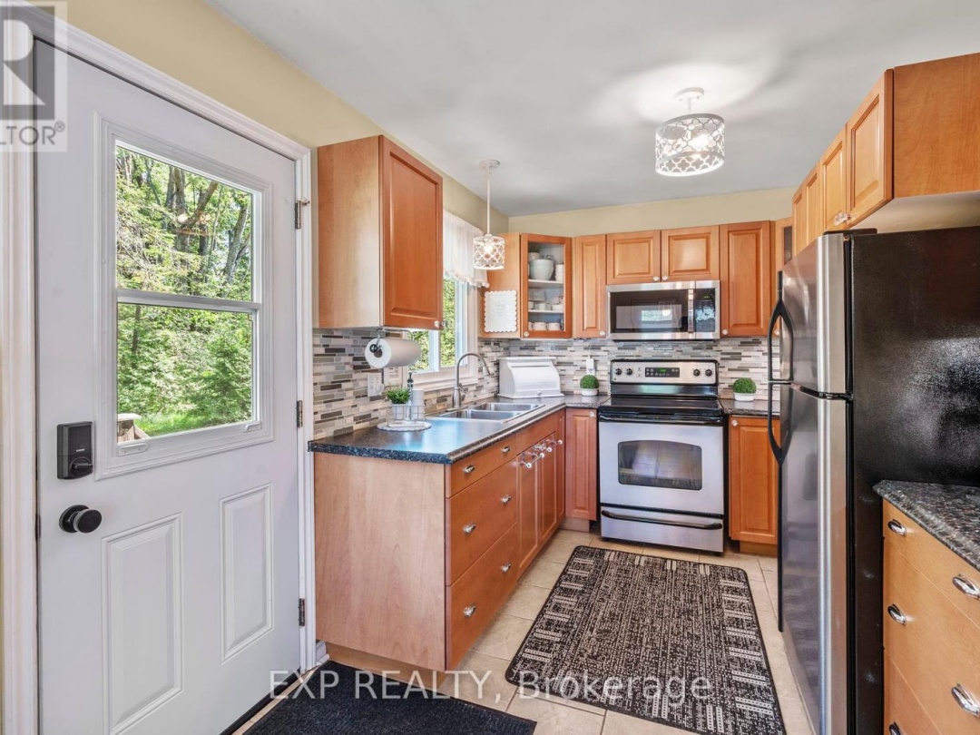 46 BAYVIEW ESTATE ROAD, 