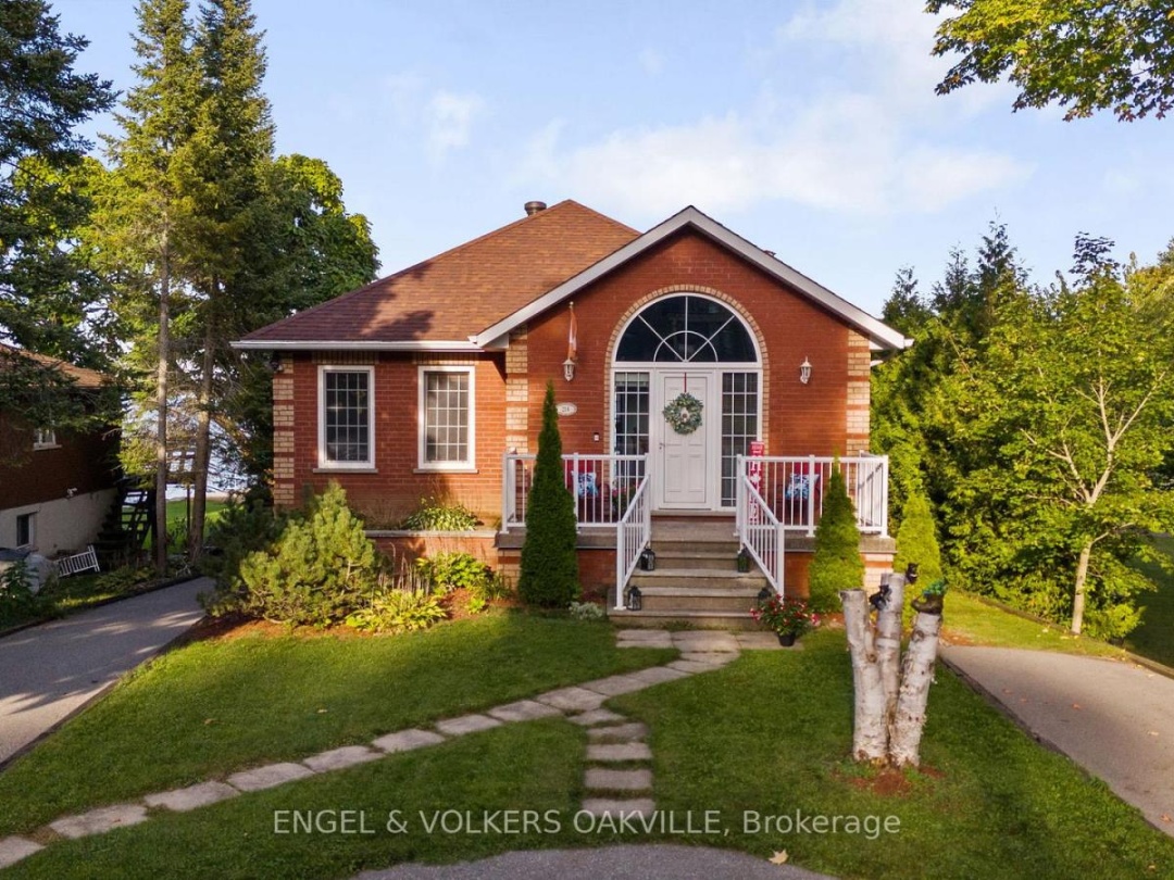 216 ROBINS POINT ROAD, Georgian Bay