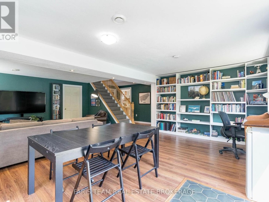 33 GEORGIAS WALK, 